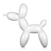 Statua in resina artigianale rappresentante un palloncino a forma di cagnolino con rivestimento laccato bianco
