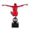 PE4845PREA01 - Leggerezza statua in resina rosso