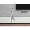 ambiente living con mobile a parete bianco e statuetta effetto argento raffigurante una donna seduta