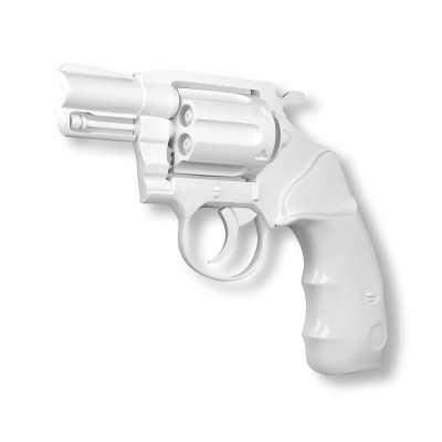 Scultura in resina bianca raffigurante una realistica pistola