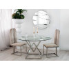 Sedie da pranzo moderne New Greece serie Luxury in un soggiorno separate da un tavolo