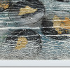 Dettaglio di quadro materico con superficie della tela solcata da fitte venature bianche a rilievo