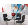 Esempio di ambiente living con tavolo decorato con scultura rivestita in vetro a forma di ciliegia